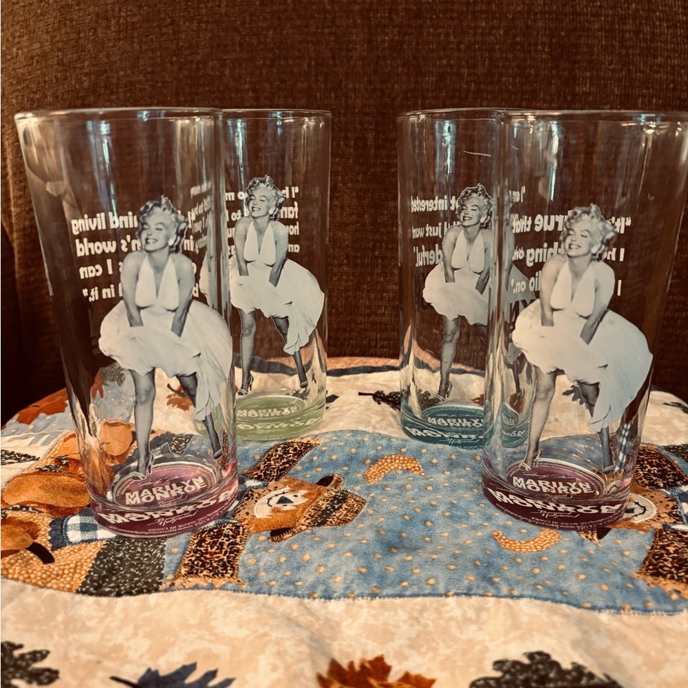 Set of 4 - Marilyn Monroe White Dress Highball Glasses